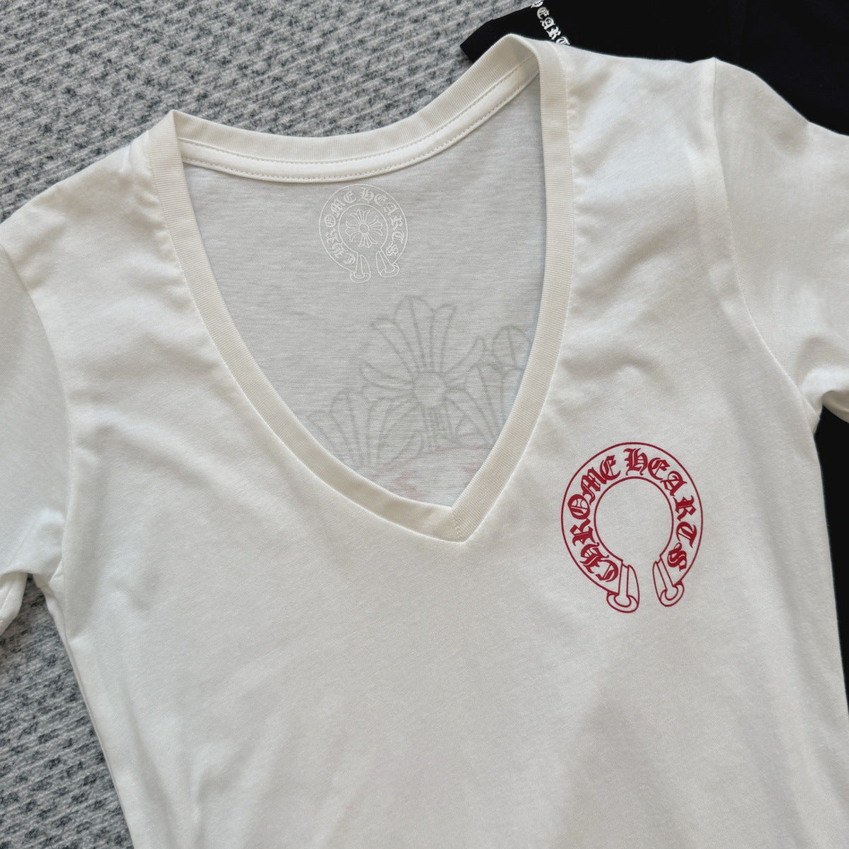 chrome hearts cross red horseshoe V-neck short-sleeved T-shirt For Women